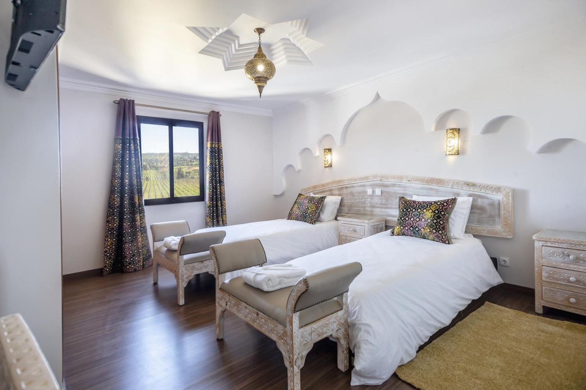 Al Karob Yoga Boutique Hotel Guia  Eksteriør billede